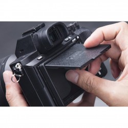 GGS LCD Ekran Koruyucu + Hood 5th Generation